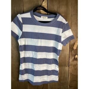 Heart And Hips Gray White Pinstripe T shirt Size Medium Women’s